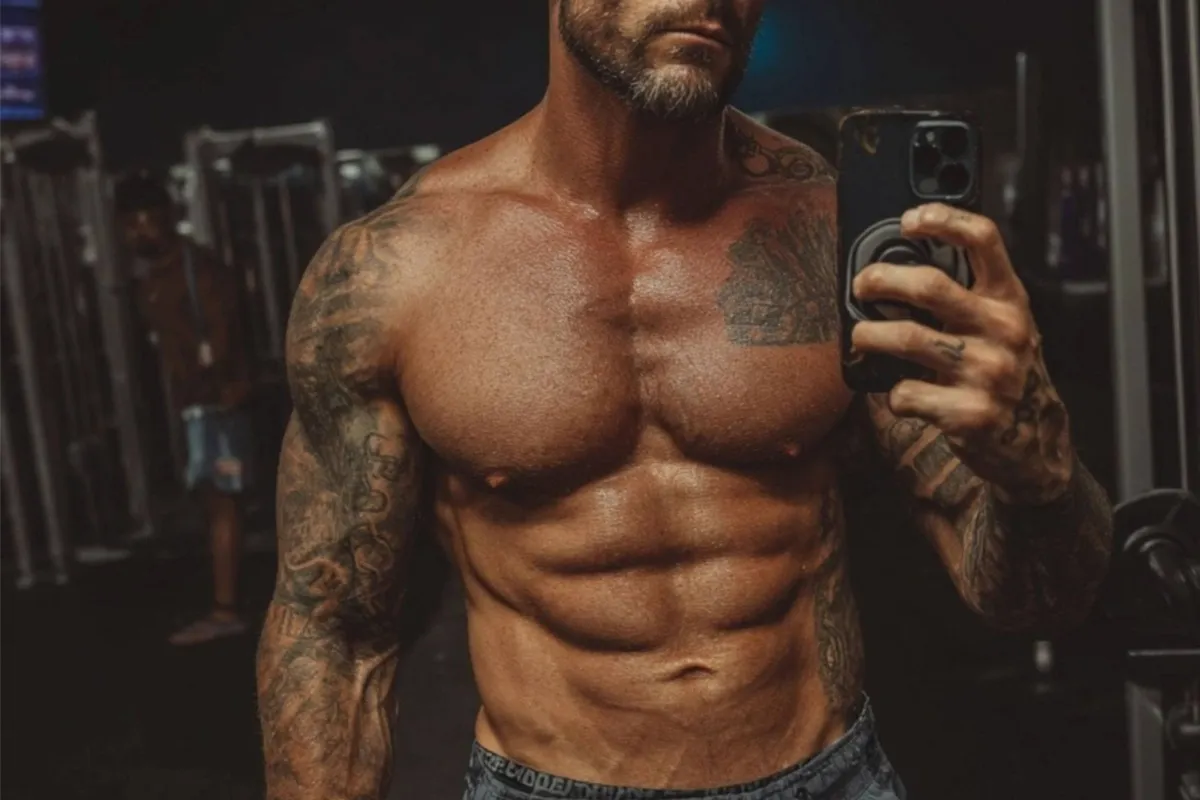 Deze coach traint al 20 jaar en zweert bij deze 5 simpele trucs - spierhack!