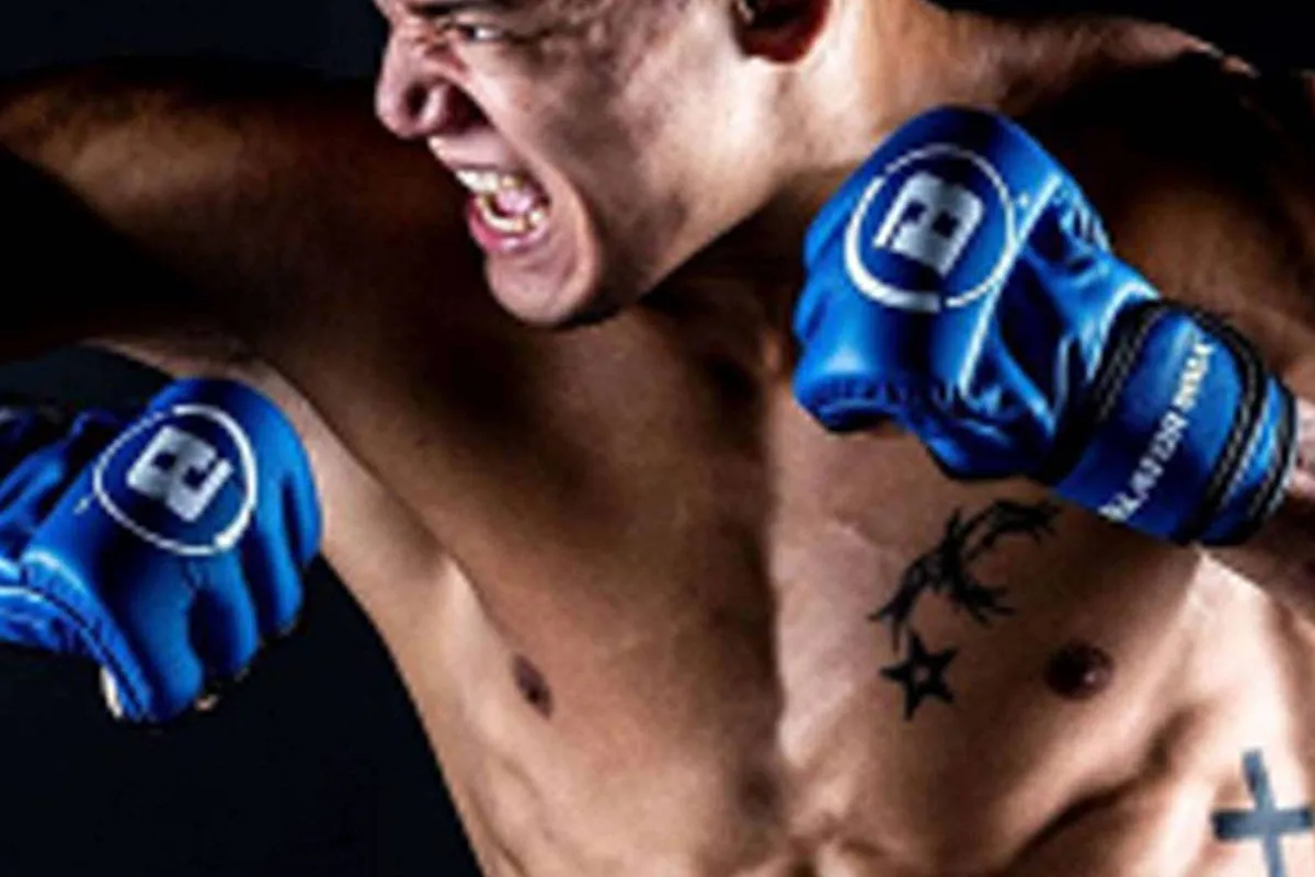 Nederlandse topvechter krijgt nare verrassing - moet zich halsoverkop aanpassen