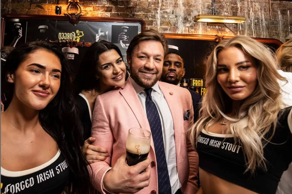 Conor McGregor wil porno imperium overnemen - tikt 8 miljard af?