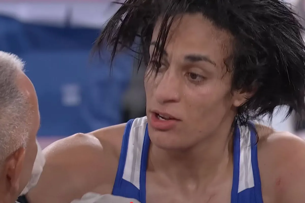 Boksbom in Eindhoven: omstreden Khelif bokst tegen vrouwen - niemand grijpt in