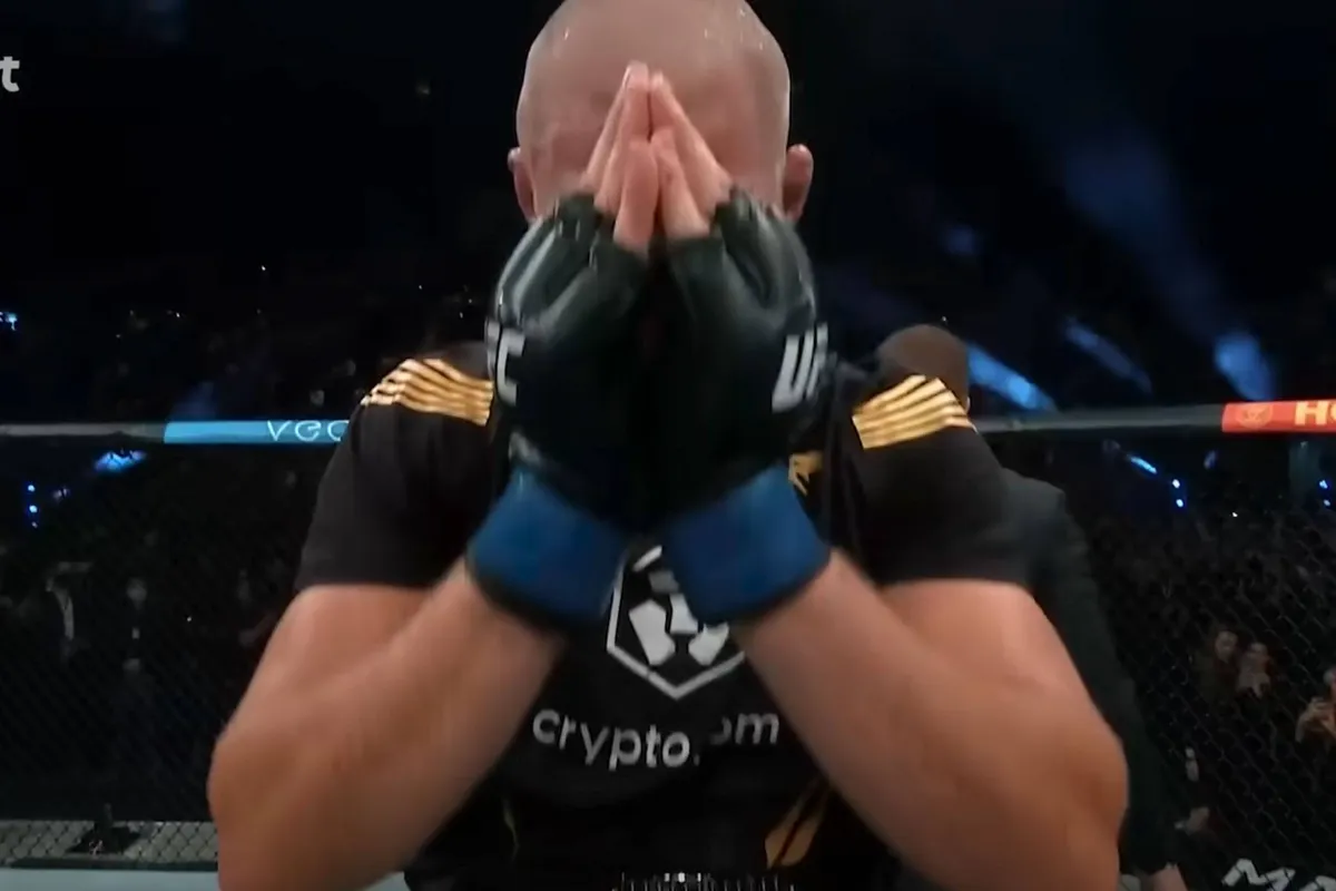 IJskoud en bloedgevaarlijk: MMA-legende riskeert leven onder 30 meter ijs