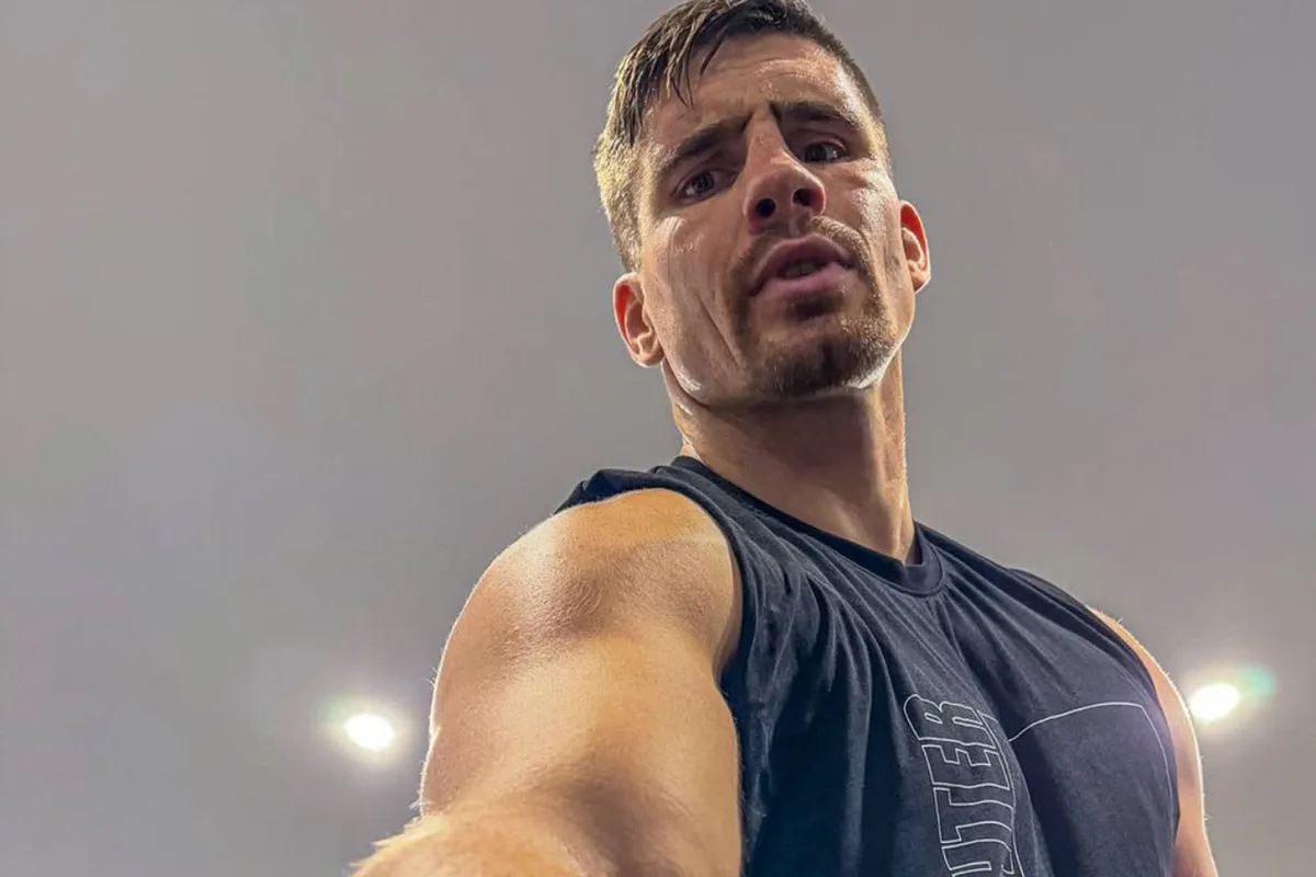 Rico Verhoeven laat Mo Bicep schrikken - Bro, wat is er met jou gebeurd?