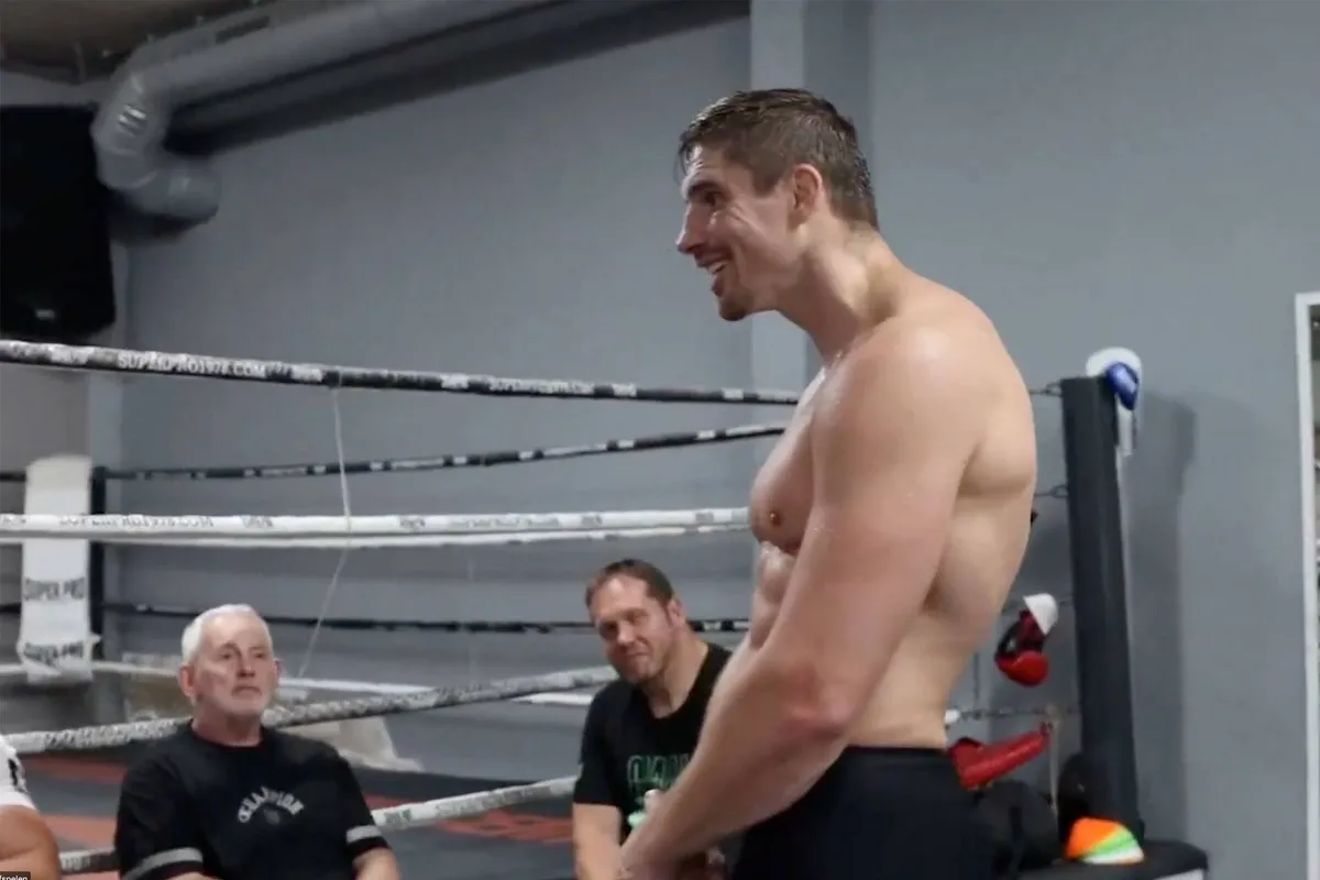 Rico Verhoeven heeft HEET nieuws over UFC titelgevecht - 'Ik krijg het!'
