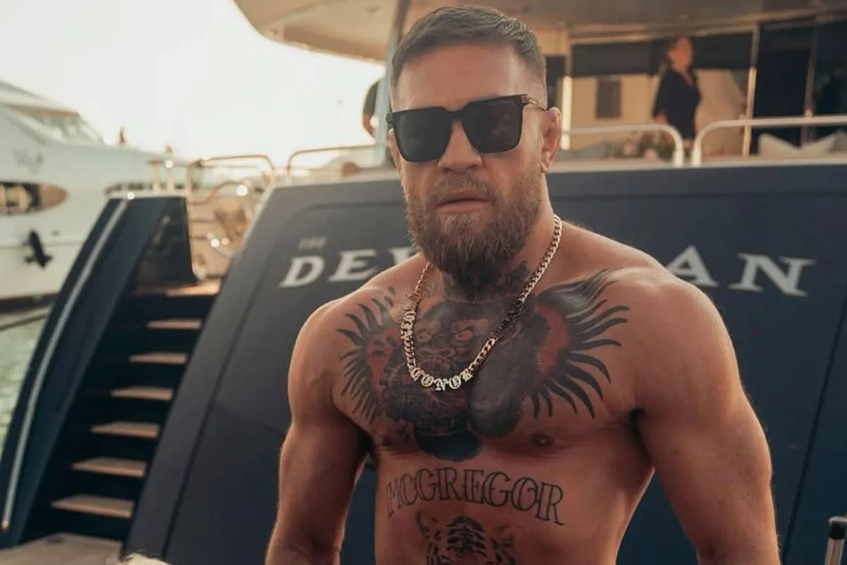 'Koppen gaan rollen!' UFC-ster McGregor ontploft na laffe aanval op tiener