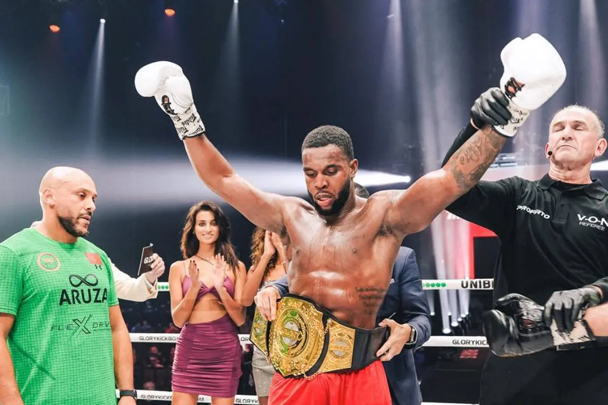 Glory-kampioen Donegi Abena tekent bij Tyson Fury's bokspromotor