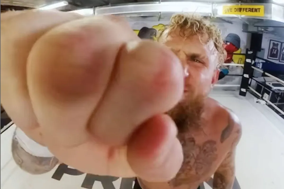 Jake Paul compleet uitgelachen na mislukte foto - fans liggen dubbel