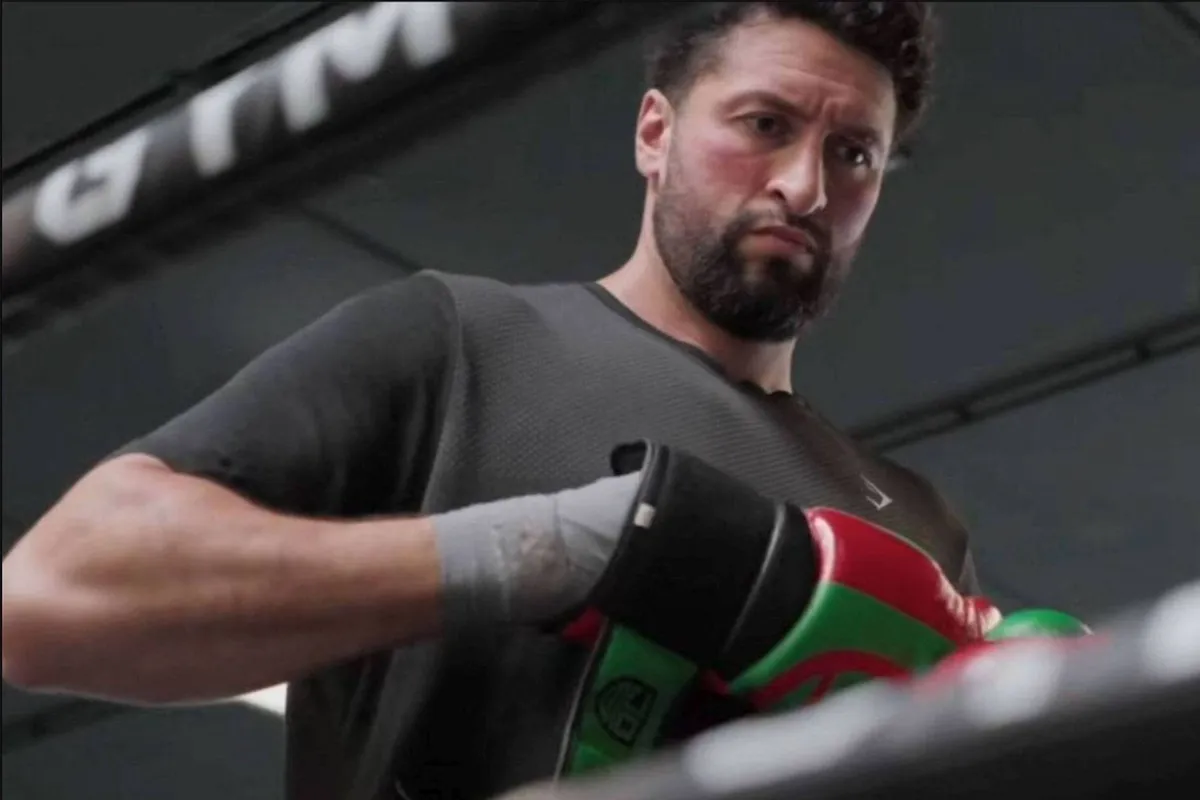 GLORY Toernooi: Jamal Ben Saddik ligt eruit, en Remy Bonjasky zegt dit...