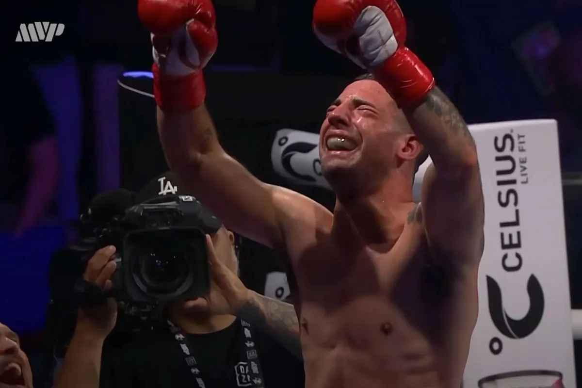 Bizar! Jake Paul vechter door de touwen gemept - verrast door uppercut hel