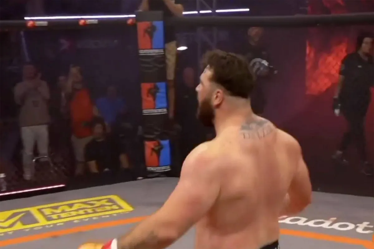 Utrecht ontploft: Engelse 'Gorilla' slaat tegenstander genadeloos knock-out