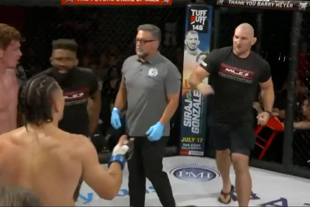 'Vol in het gezicht!' UFC Badboy Strickland klapt erop na vieze provocatie