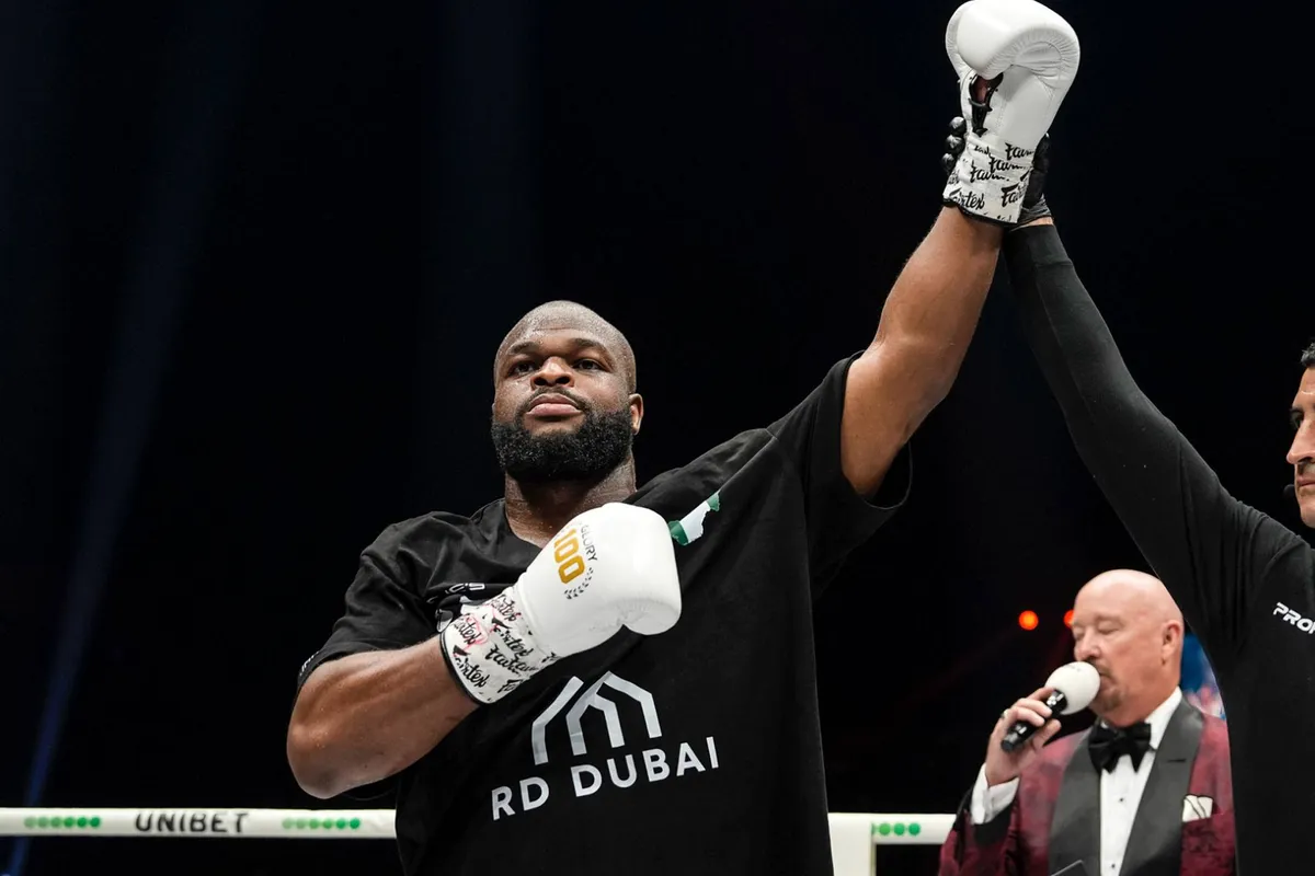 Tariq Osaro sloopt Laidouni met brute knock-out op Glory 100