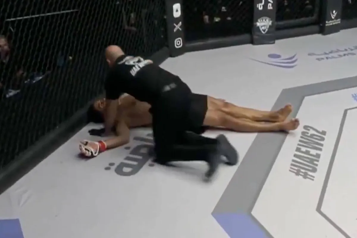 Net op tijd! Scheidsrechter redt bewusteloze MMA-vechter en vraagt gelijk om hulp