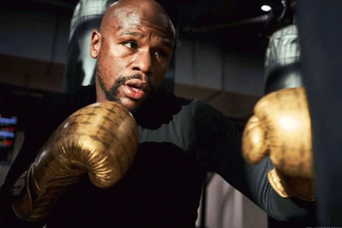 Bokswereld kookt! Floyd Mayweather uit pensioen na felle ruzie met mede legende?