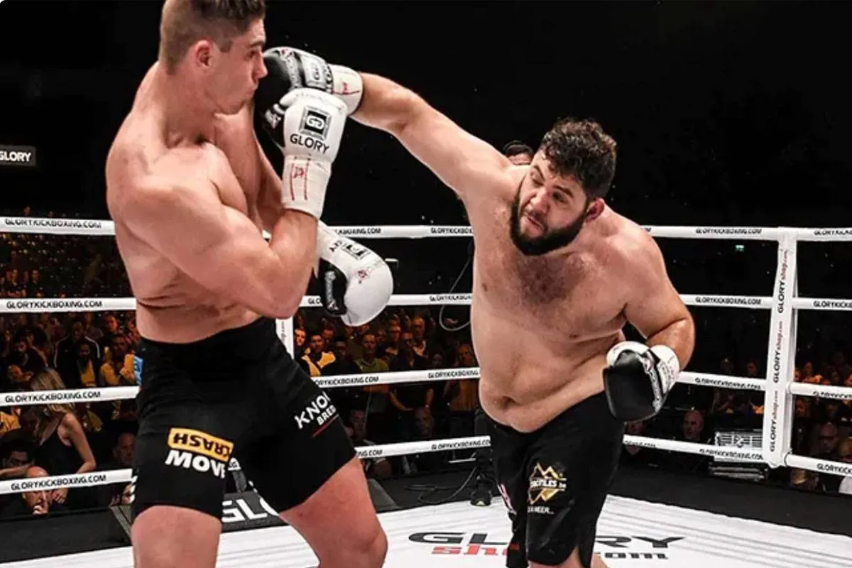 Verhoevens oud-rivaal Lazaar werkt zich kapot voor rentree? - als hij terugkeert, knalt het