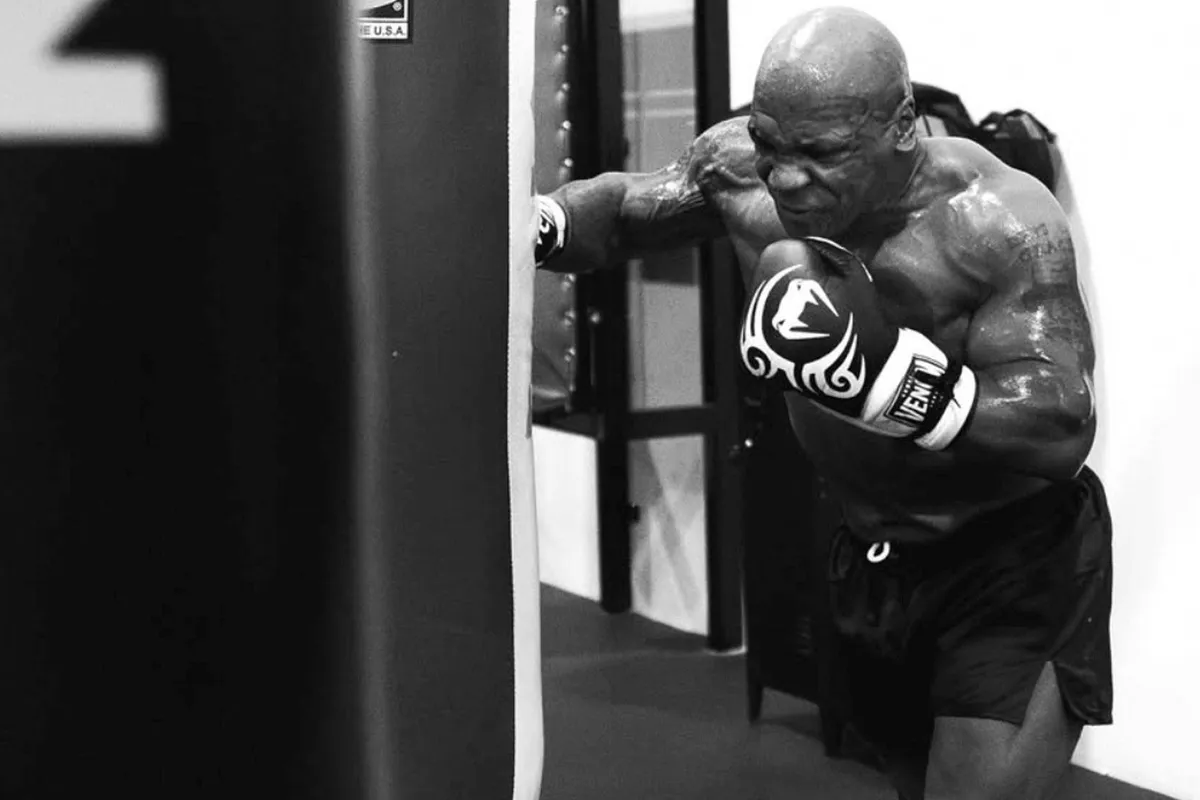 Boksheld Mike Tyson wil de ring weer in - Tyson Fury reageert direct