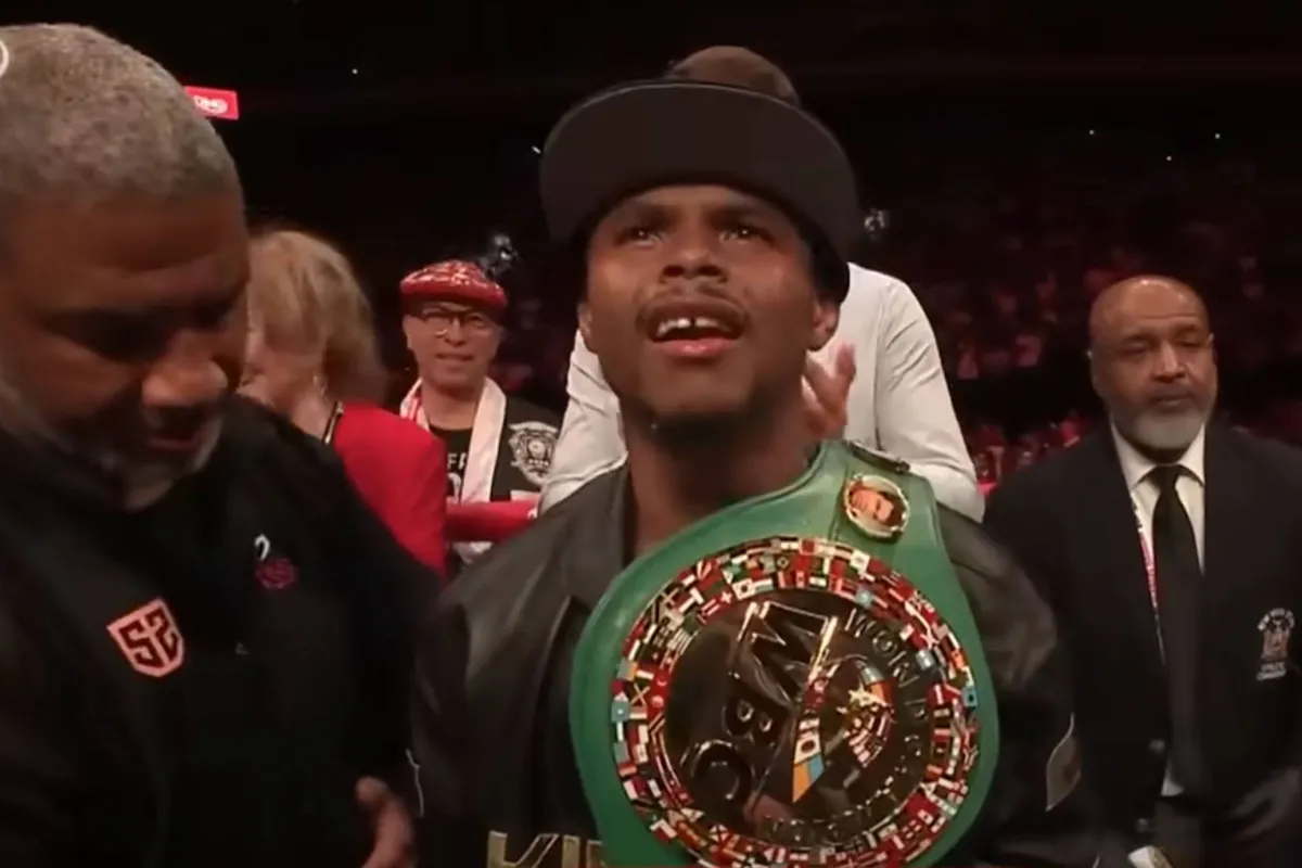 Ongekend: Boksheld Stevenson bewijst eindelijk dat hij ook echt kan knokken