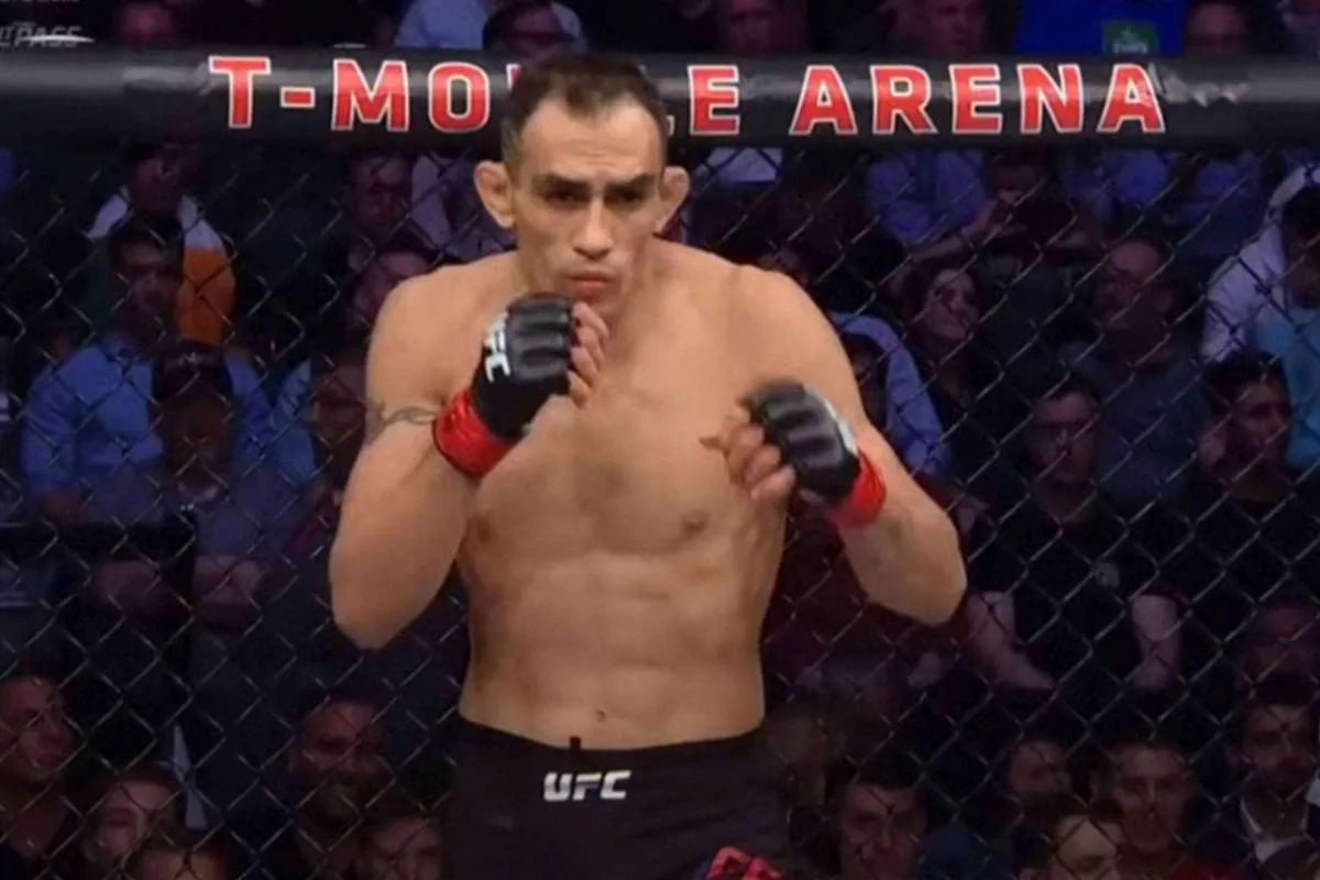 ‘Hij is kapot!’ UFC-legende Tony Ferguson jaagt fans de stuipen op het lijf