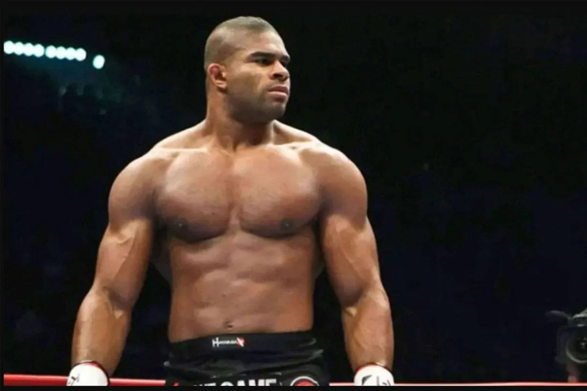 Alistair Overeem met één klap stilgelegd - kreeg pijnlijke les van MMA legende