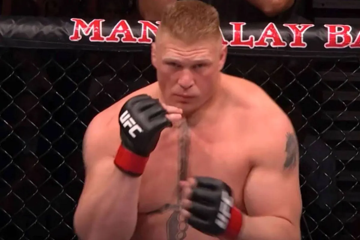 UFC ster Lesnar (48) keert terug en geeft John Cena pak slaag - publiek flipt!