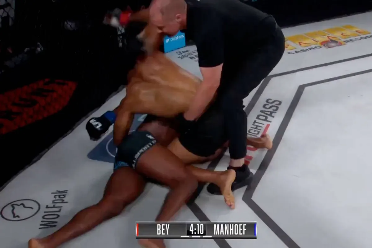 Topvechter Manhoef knock-out geslagen - uitgeschakeld door nieuwe ster!