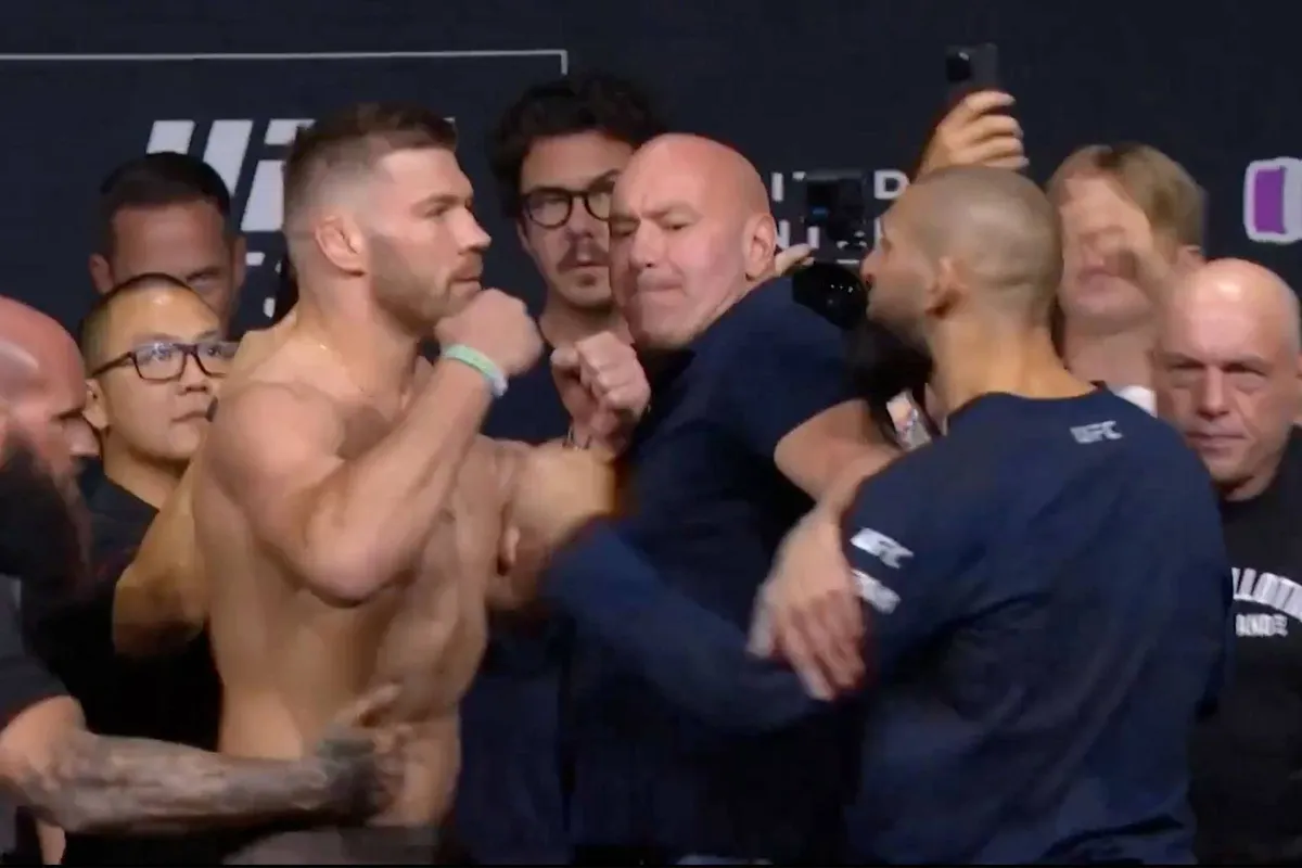 Khamzat Chimaev ontploft! Face-off met Du Plessis compleet uit de hand