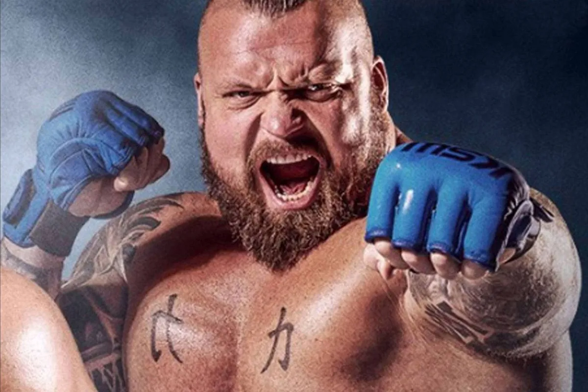 Krachtpatser Eddie Hall slaat fan onderuit - blauw oog en gescheurd trommelvlies