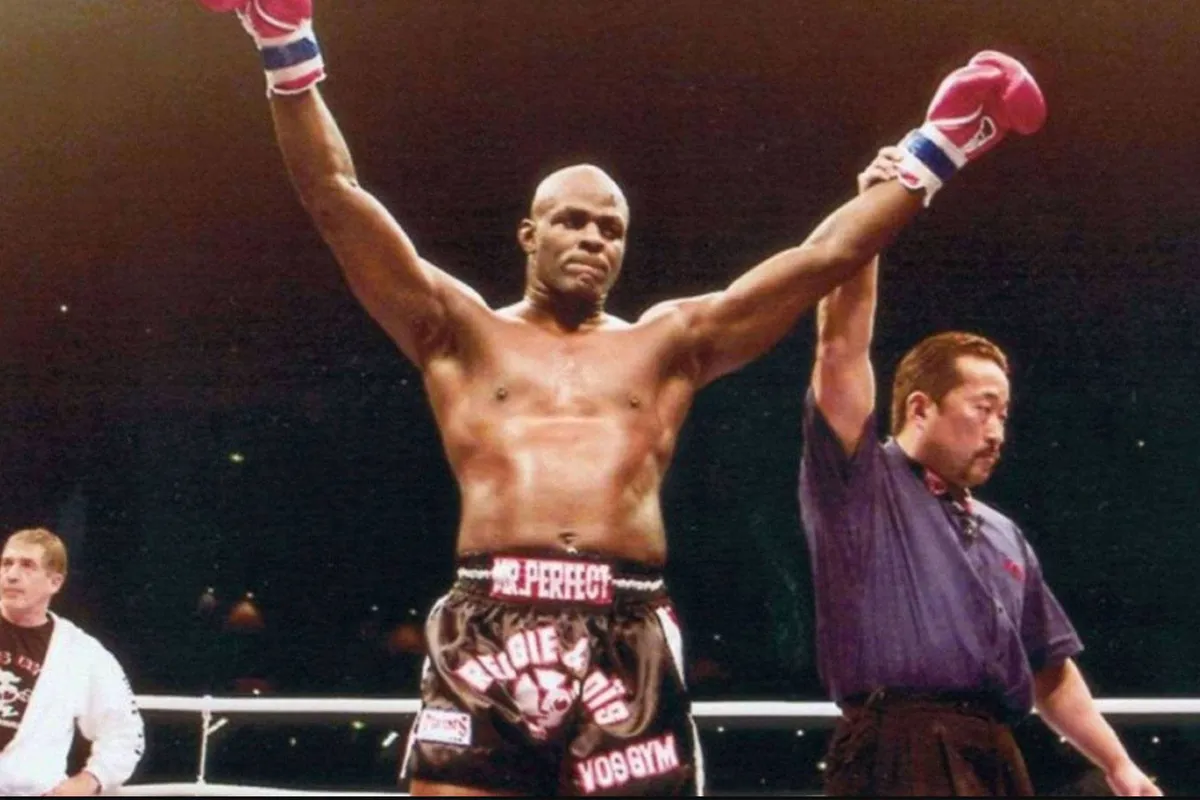 Kickboksheld Hoost haalt hard uit: vergelijkt UFC-kampioen met nepvechter