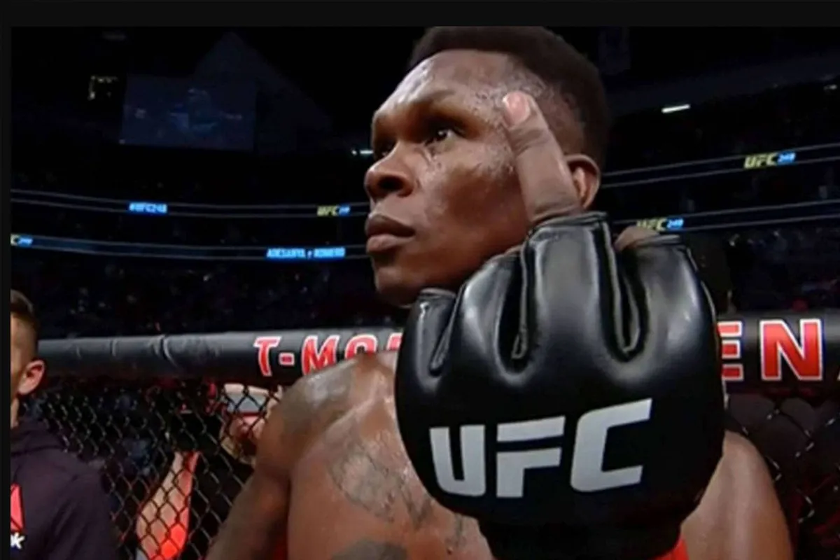 Gevallen UFC ster Adesanya wil comeback - reageert op fans die willen dat hij stopt