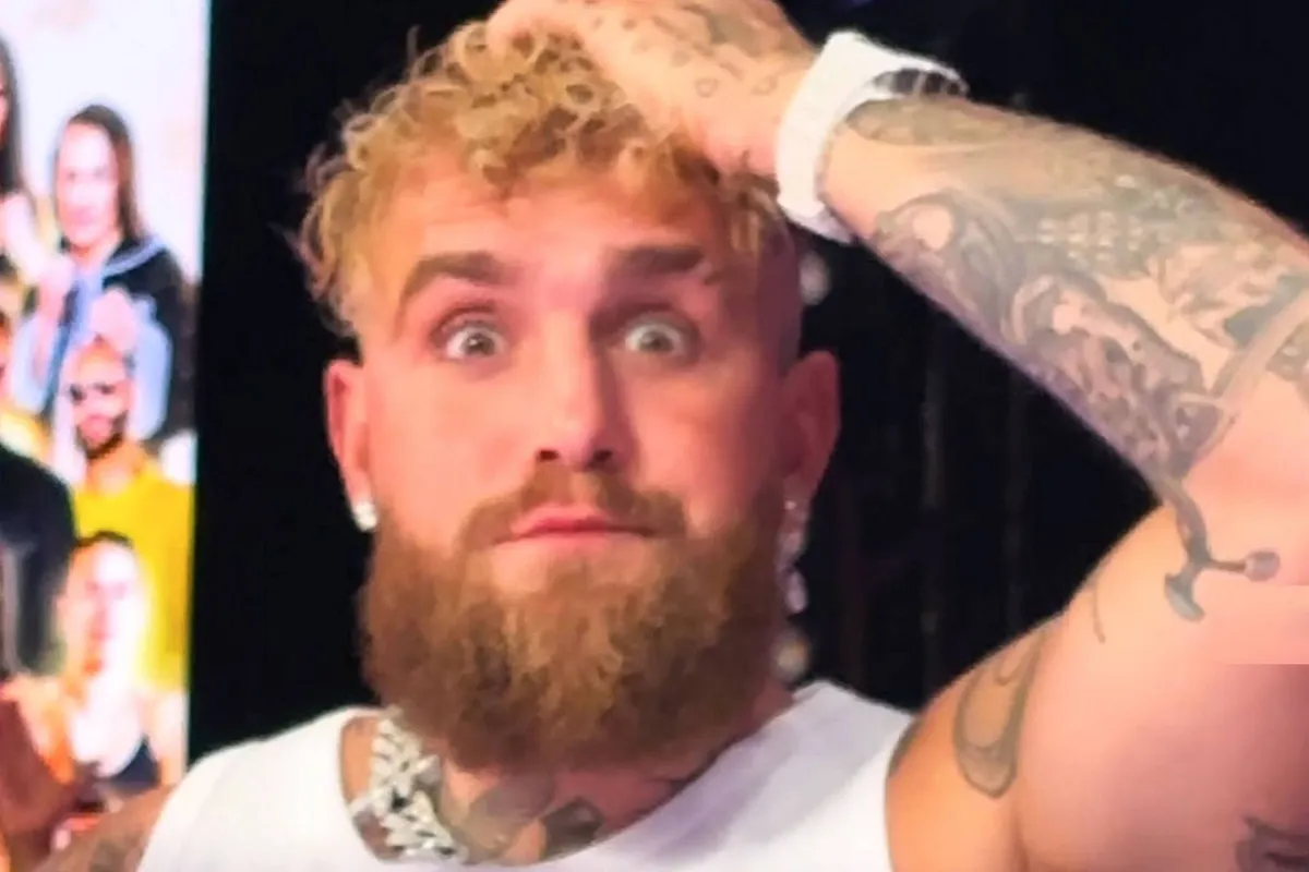 'Zag je dat?' Jake Paul schrikt zich kapot van gevecht in eigen boksshow