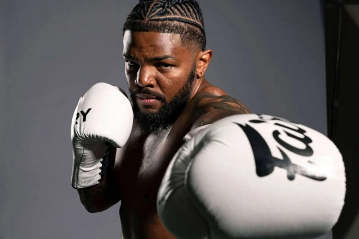 'Geef mij die plek!' Glory-kickbokser Tavares meldt zich ineens na lange pauze