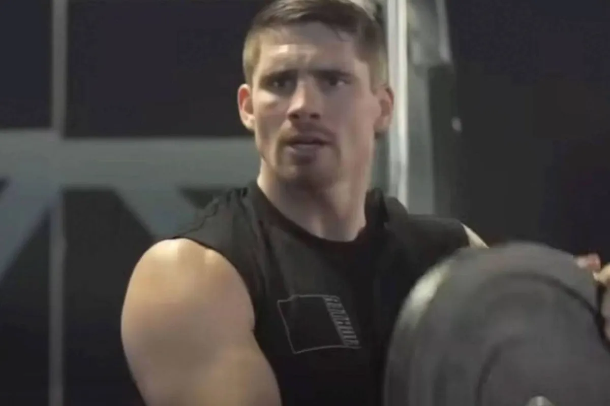 Rico Verhoeven sloopt gym op luxe cruiseschip - dit doet hij elke dag!