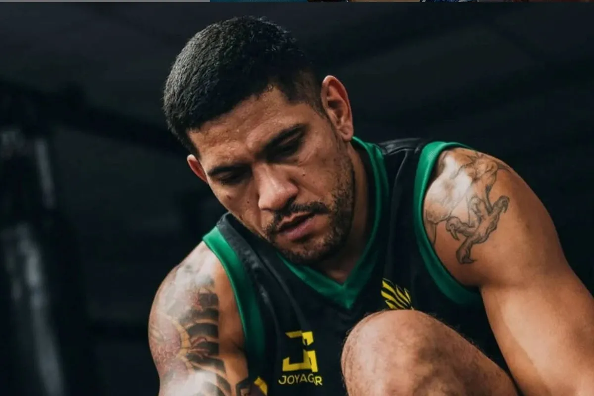 UFC ontploft: Pereira verandert plots in trash talker en fans zijn sprakeloos