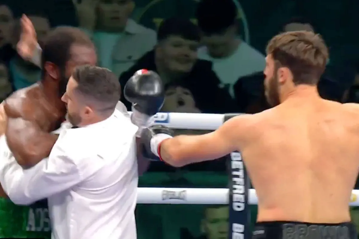 Held in de ring: Scheids redt bokser van brute afstraffing (video)