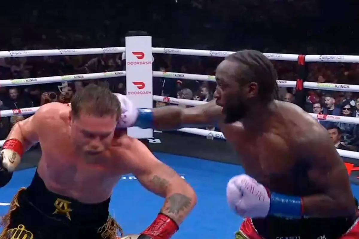 Prijsvechter Crawford klopt Canelo in Las Vegas: 'Bud' schrijft boksgeschiedenis