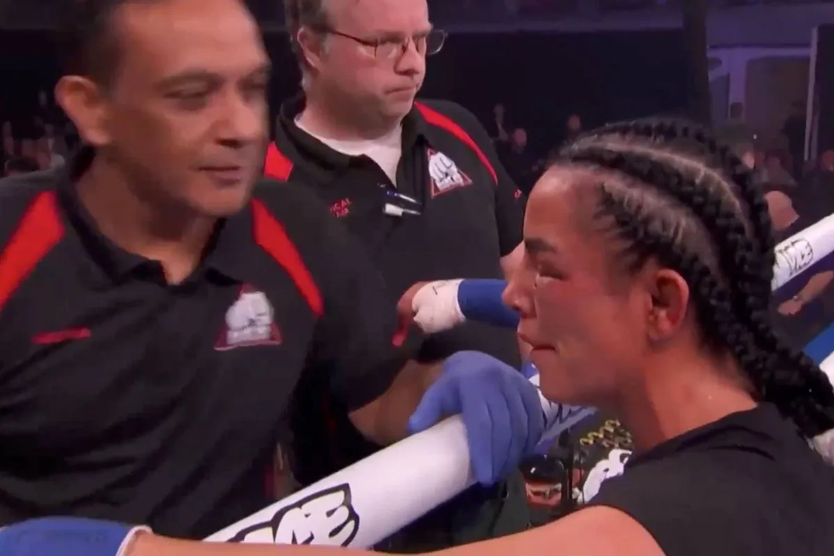 Harde beelden: Turks-Nederlandse Hatice Özyurt onderuit in blote vuist gevecht