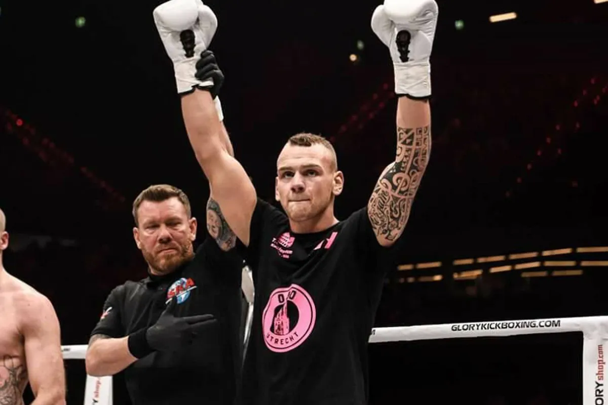 Carrière voorbij! Ex-Glory kickbokser Kevin van Heeckeren stopt plotseling