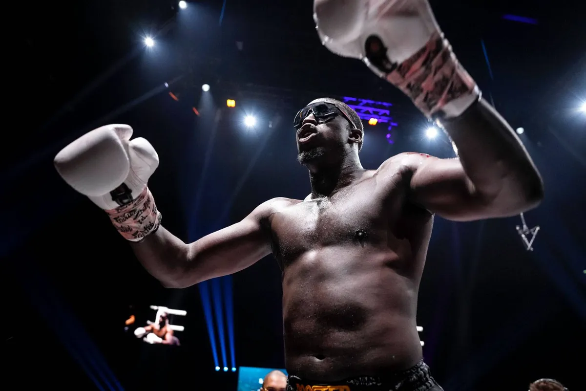 'Zie je, Cookie?' – Koning Mory Kromah wil Rico Verhoeven en laat Afrikaanse fans losgaan