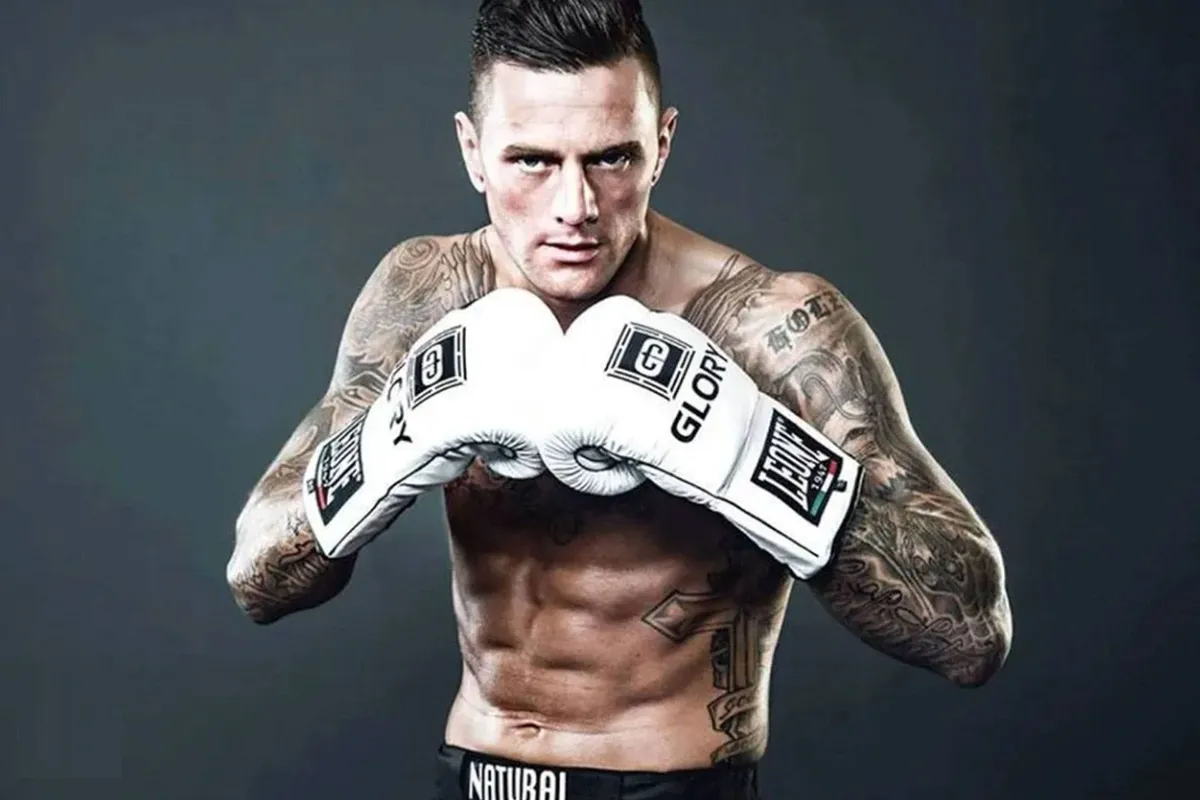 Kickboksicoon Nieky Holzken reageert op vertrekken Glory vechters - 'het ware gezicht'