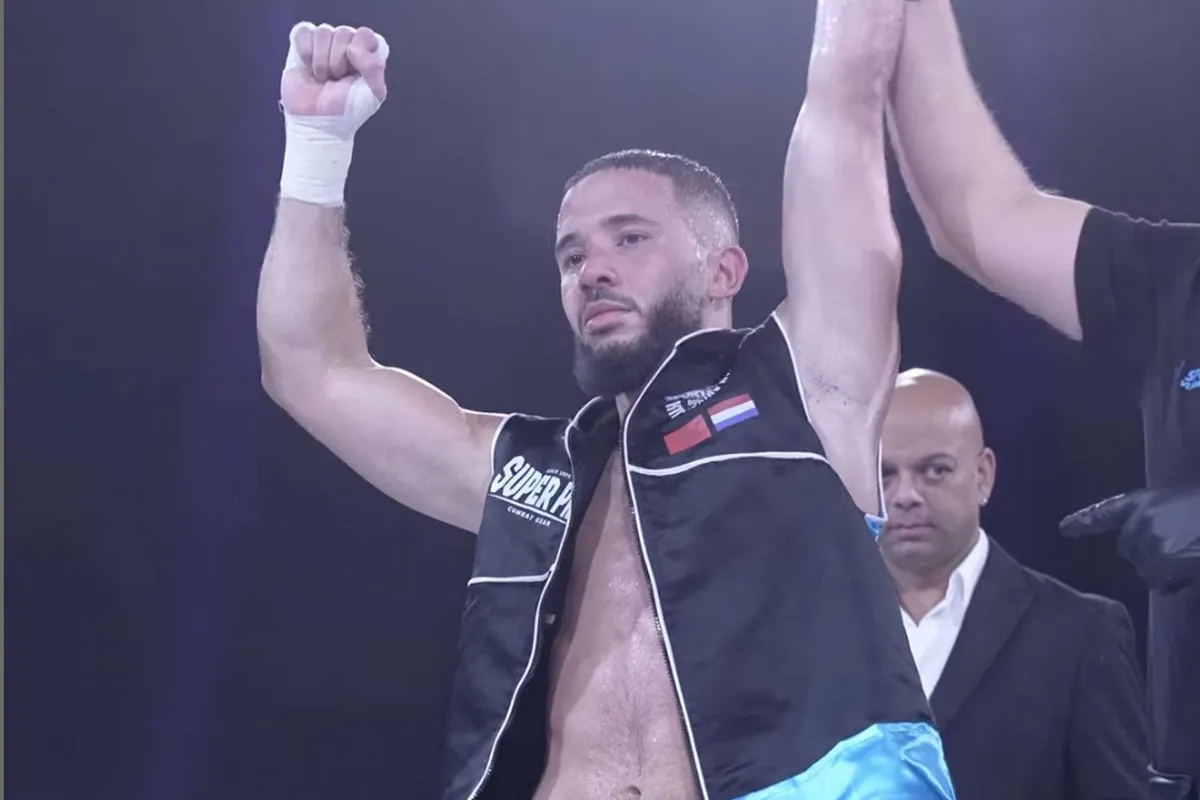 Publiek ontploft: Reda Bellachen grijpt IFP wereldtitel na keihard gevecht