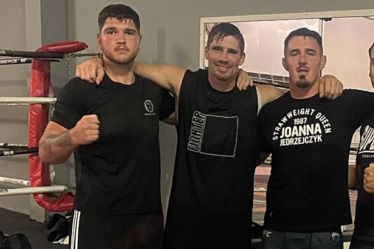 Bokser Stan Bertens volgt Rico Verhoeven's pad met coach en UFC ster Tom Aspinall