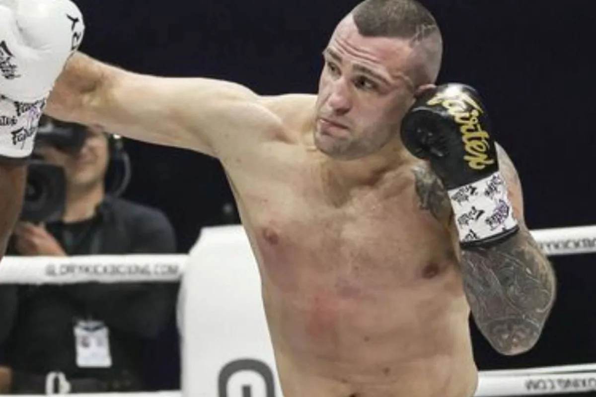 Glory kickbokser Plazibat dreigt met afscheid - 'Ik ben klaar als dit niet lukt'