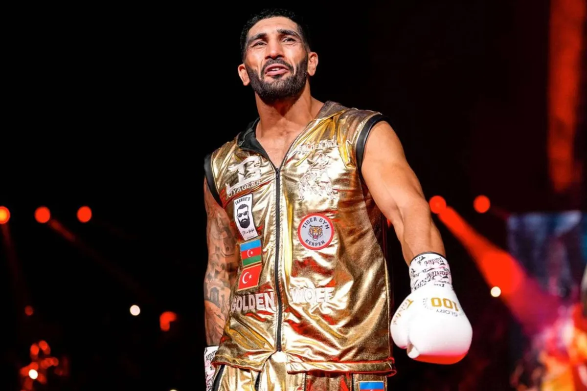 Glory-ster Rajabzadeh moet eens gestraft worden - topcoach felt keihard oordeel