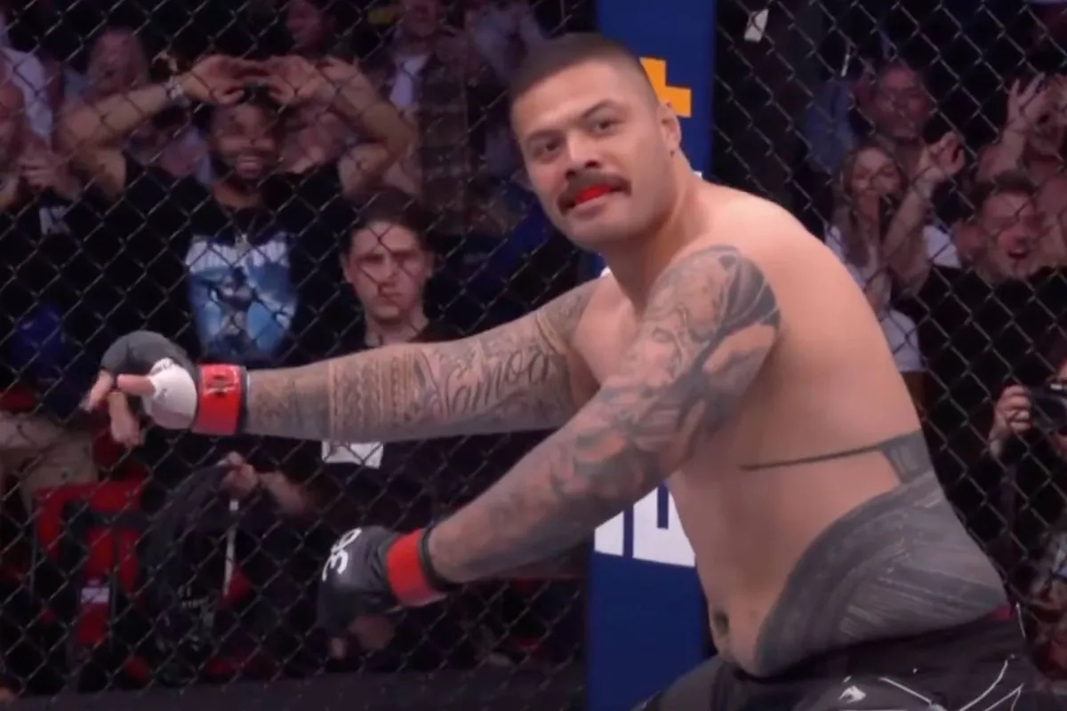 WAT?! UFC zwaargewicht Tafa ontslagen na gevecht dat nooit plaatsvond