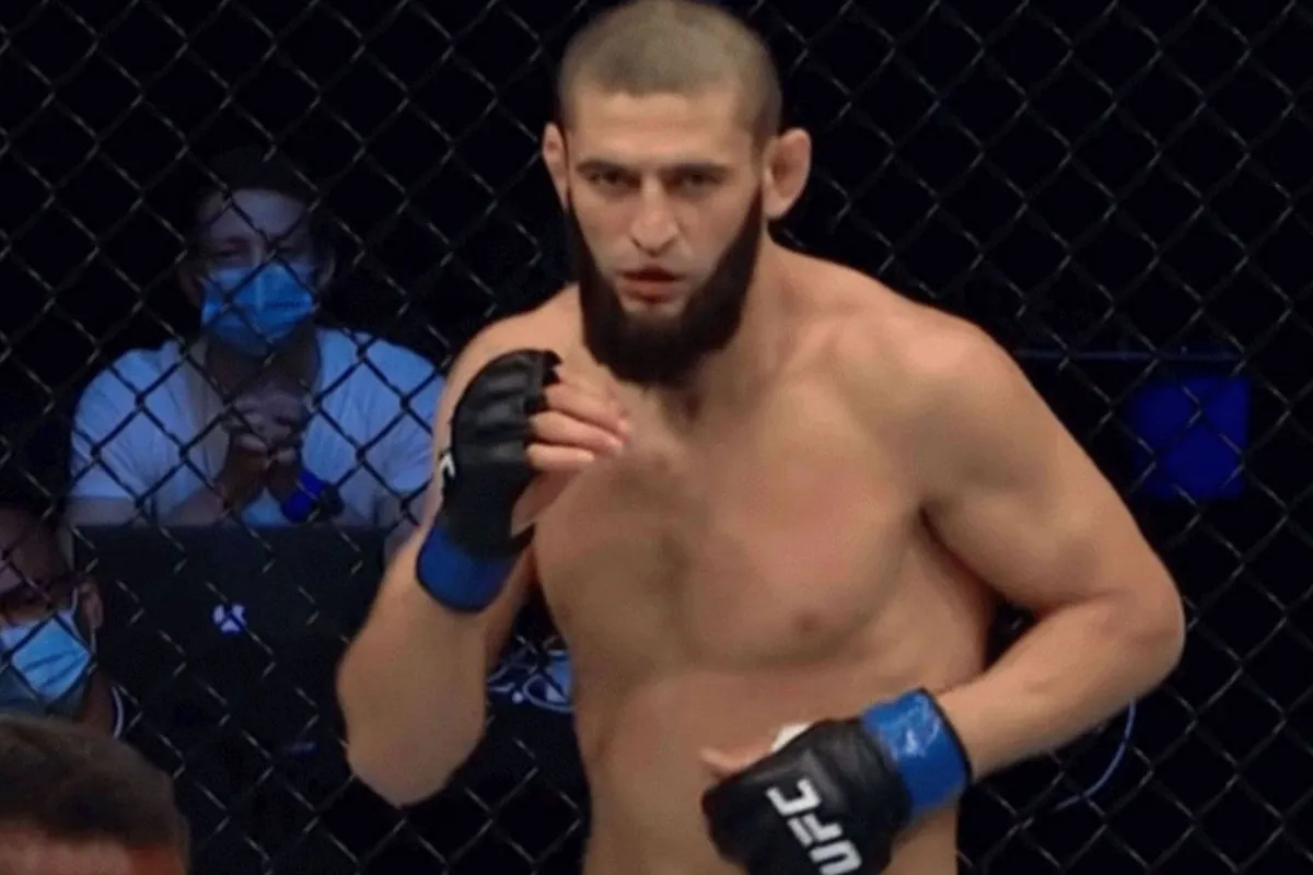 UFC icoon Khamzat Chimaev loopt in keiharde val - krijgt rake klap… online!