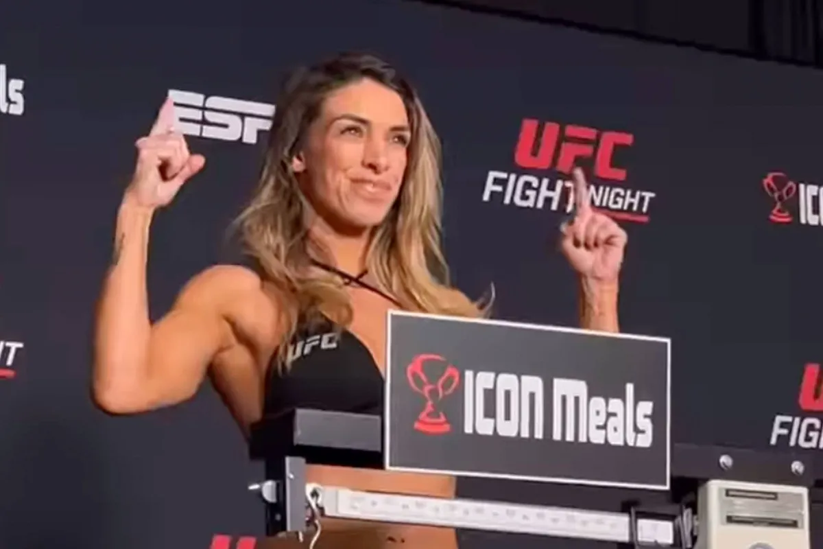 Braziliaanse knockout babe stapt zaterdag de UFC kooi in - twijfelt hardop!