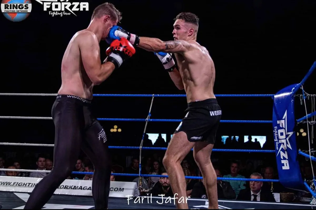 Kijk hier live! Kickbokskampioen Max Weekers vecht hoofdpartij in Japan!