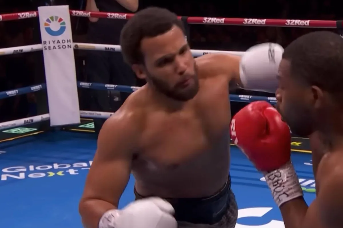 Boksheld Moses Itauma onder vuur - geplande titelstrijd zorgt voor boze reacties