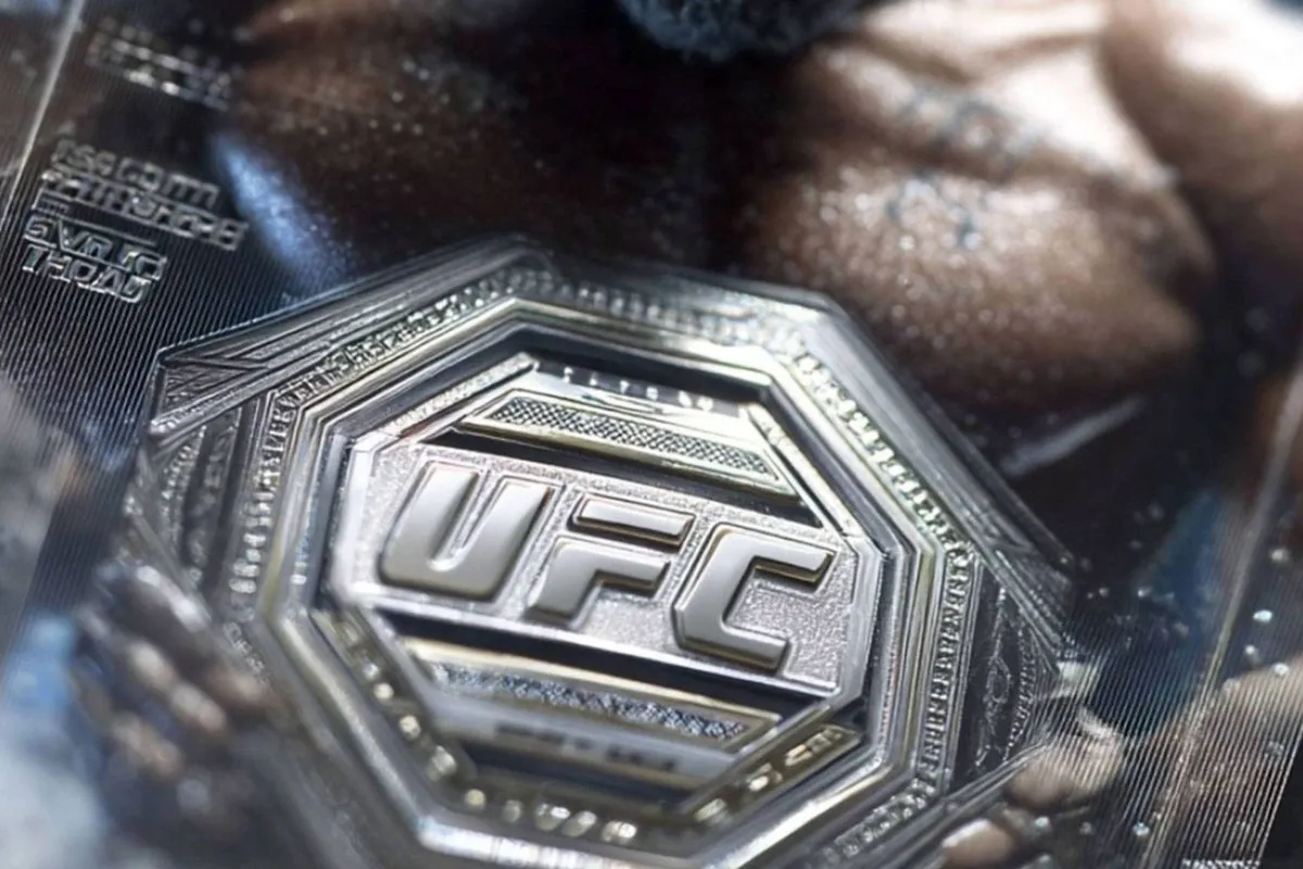 Koekoek! Doorgedraaid UFC icoon moet verplichte psychische test ondergaan