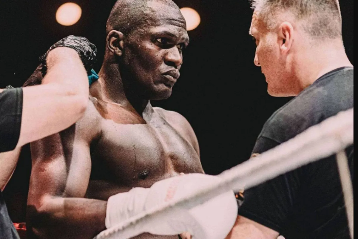 Boksheld Willy Kyakonye laat Carré beven - sluit Ben Bril event af met één klap