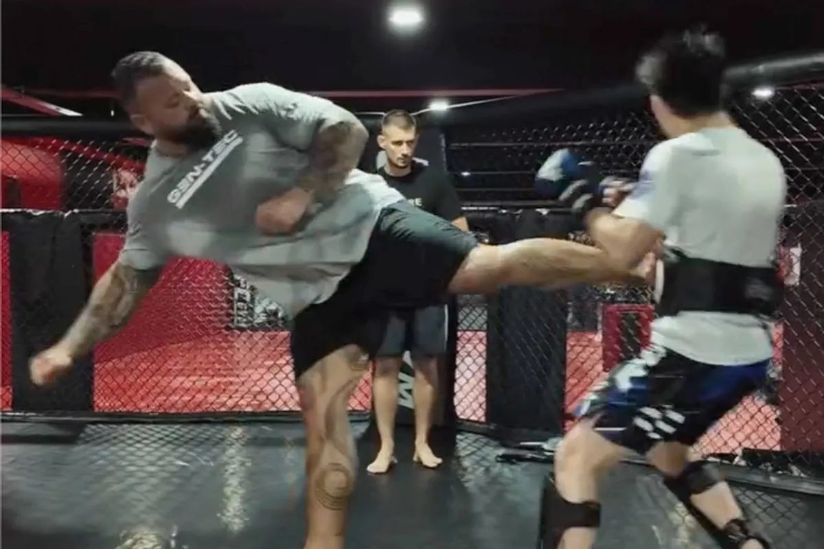 Glory kickboks-debuut dreigt totale flop te worden - bizarre video zegt genoeg?